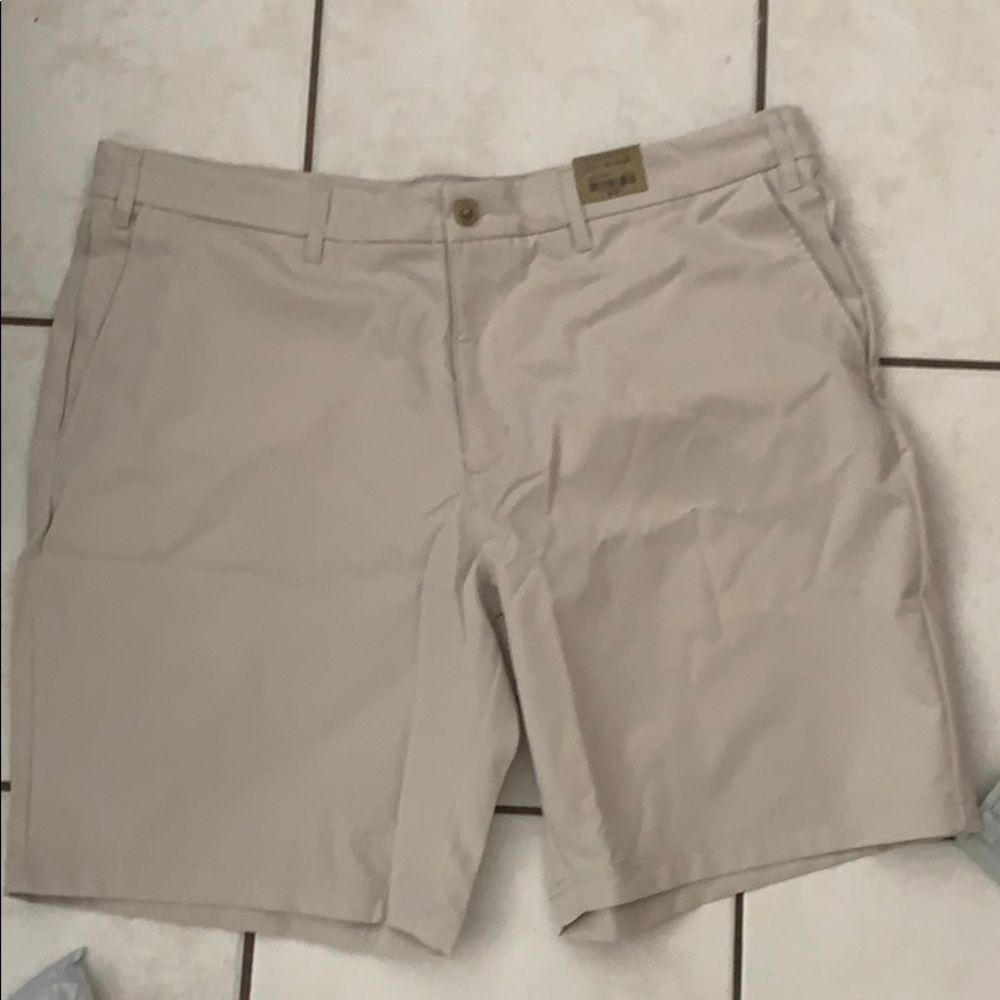 Flex flat front shorts. Khaki